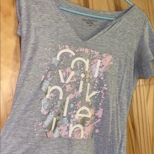 Soft Calvin Klein Tee!
